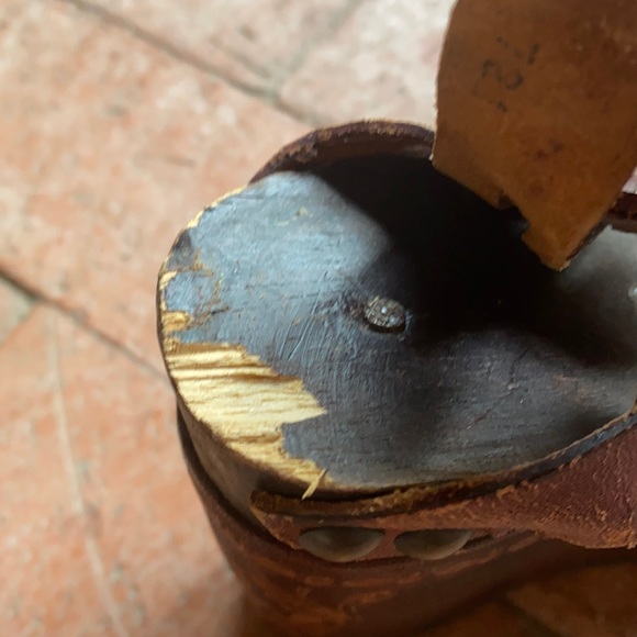 VINTAGE | Leather Sandals - Picture 9 of 9